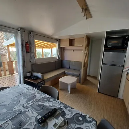 Mobil-home Climatise, Confort, 3 Ch, 6 Pers, Sans Vis A Vis, Dans 4 Etoiles A La Presqu'ile Du Barcares * Le Barcarès