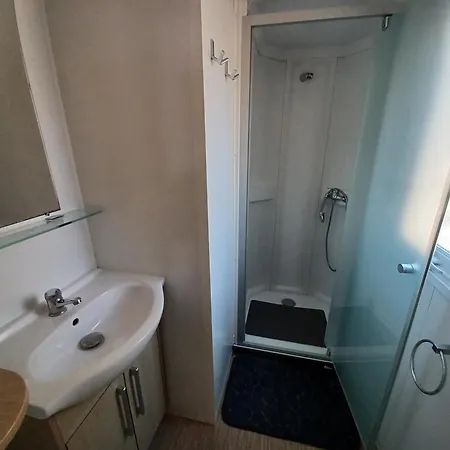 Mobil-home Climatise, Confort, 3 Ch, 6 Pers, Sans Vis A Vis, Dans 4 Etoiles A La Presqu'ile Du Barcares