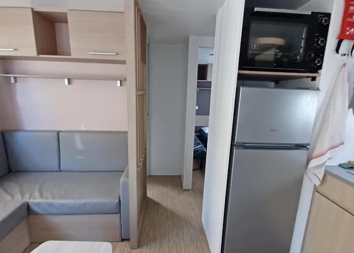 Mobil-Home Climatise, Tout Confort, 3 Chambres, Sans Vis A Vis, Dans Camping 4 Etoiles A La Presqu'Ile Du Barcares *
