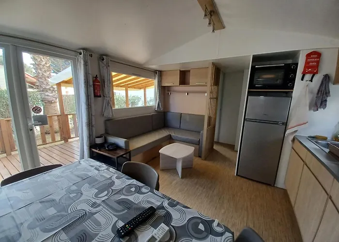 Mobil-Home Climatise, Tout Confort, 3 Chambres, Sans Vis A Vis, Dans Camping 4 Etoiles A La Presqu'Ile Du Barcares * Le Barcarès